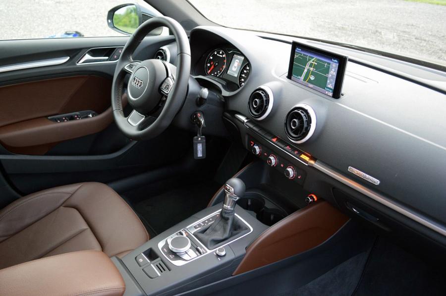 Торпедо Audi A3 Sedan 2.0T Quattro (8V) 2014 года  (NA) (фото 74 из 88)